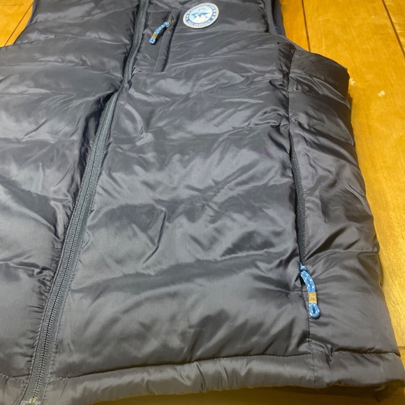 Southern Tide Duck Down Puffer Zip Winter Vest Navy Large EUC - Picture 3 of 16